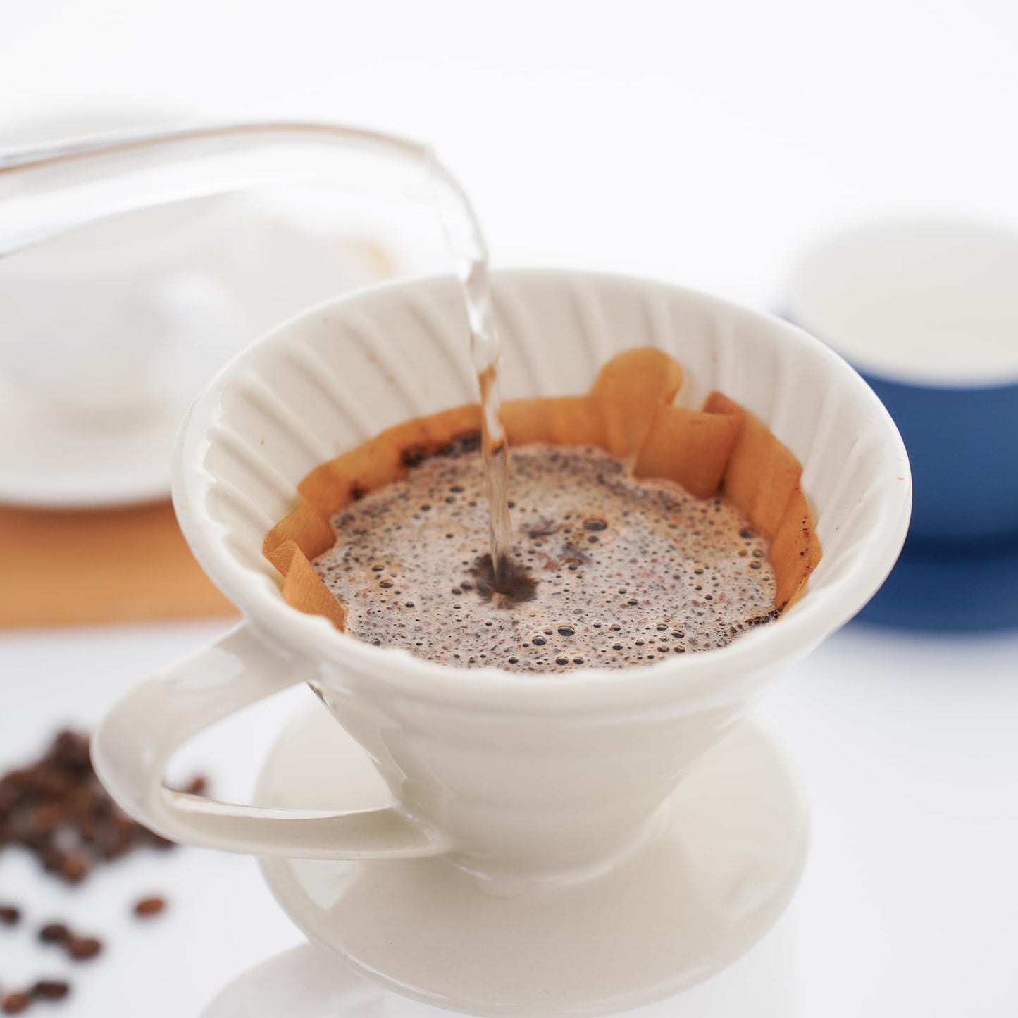 V60 Pour Over Coffee Dripper, Ceramic Pour Over Coffee Maker, Exquisite Porcelain Ceramic Manual Coffee Filter, Suitable for Pour Over Coffee in Office, Outdoor and Home Use